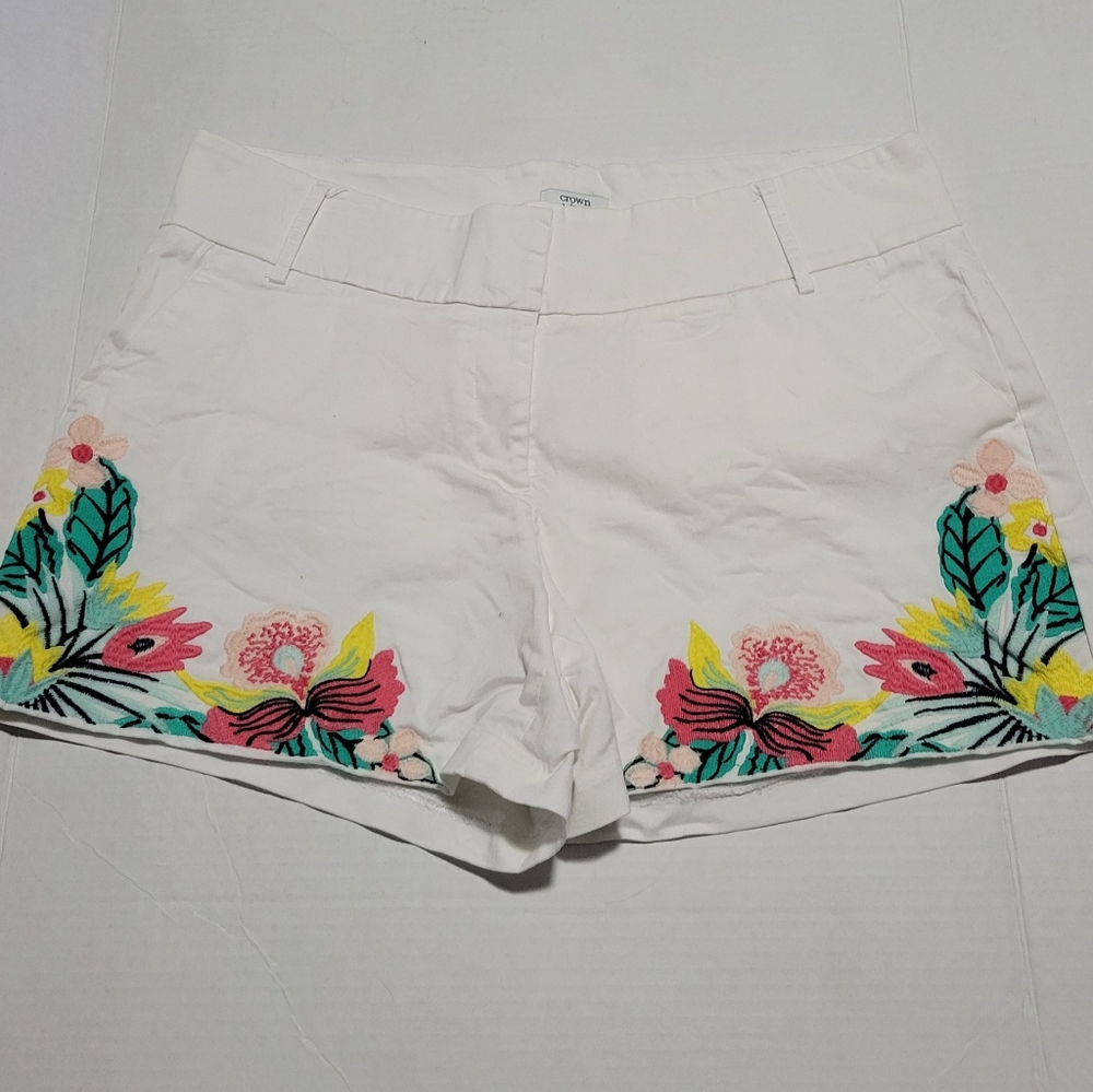 #7010 Crown and Ivy Shorts